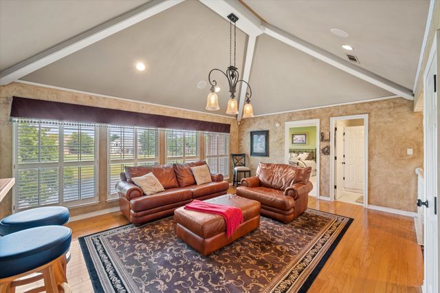 814 Muirfield Drive, Mansfield, TX 76063