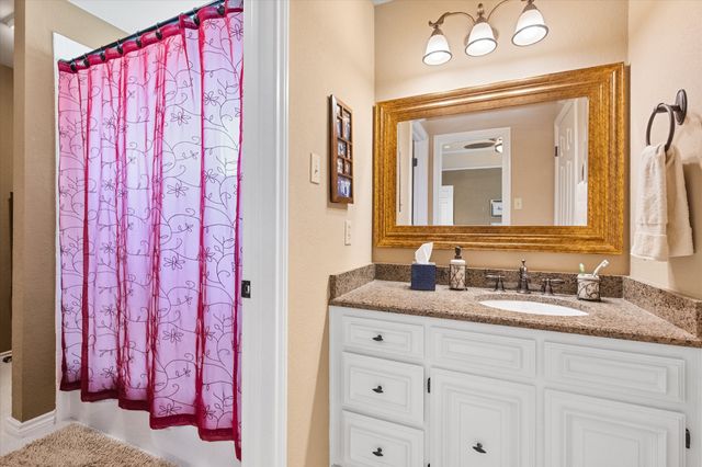 814 Muirfield Drive, Mansfield, TX 76063