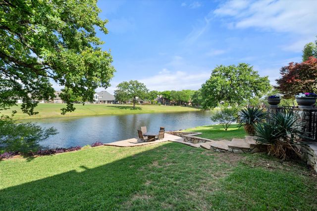814 Muirfield Drive, Mansfield, TX 76063