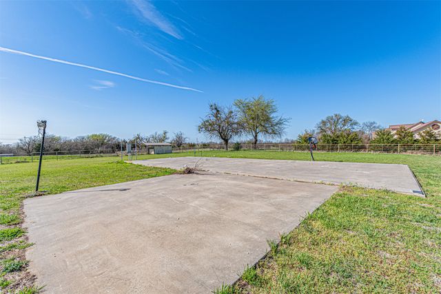 2721 Fm 2649, Lone Oak, TX 75453
