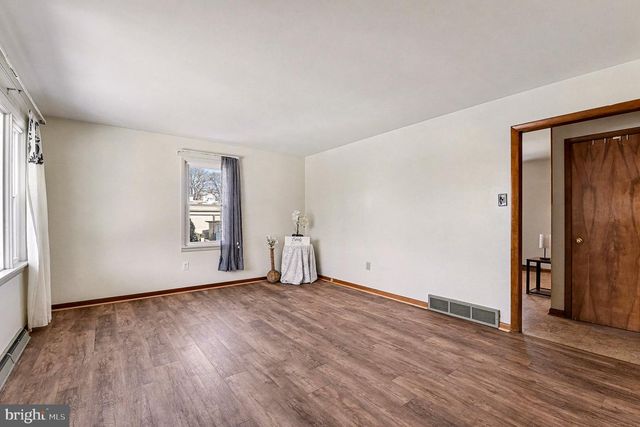 25 WILSON ST, Carlisle, PA 17013