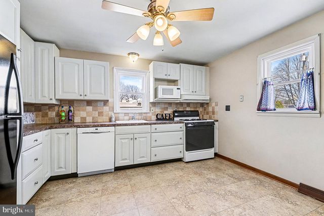 25 WILSON ST, Carlisle, PA 17013