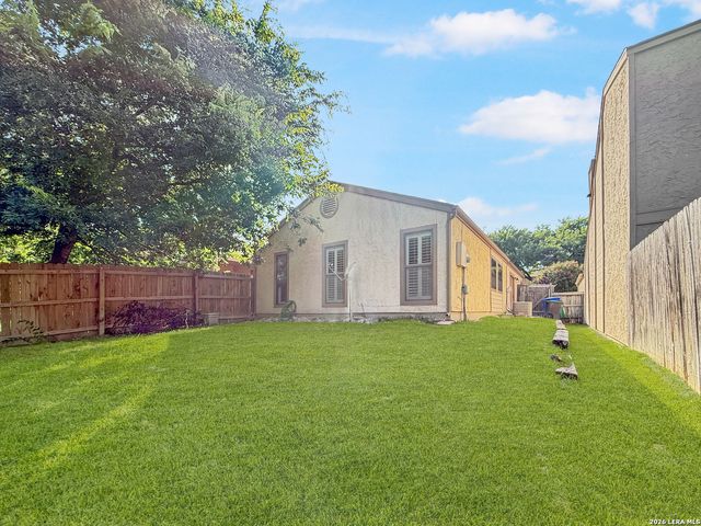 1410 Giselle Ln, San Antonio, TX 78232