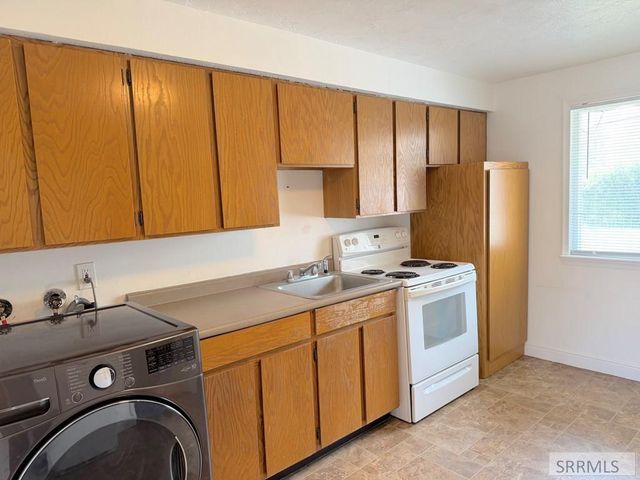 1280 Cathryn Avenue, Idaho Falls, ID 83404