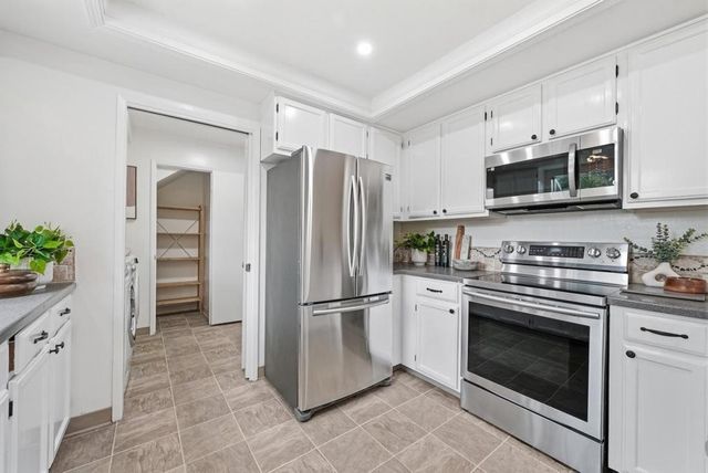 38 Devonshire Avenue 6, Mountain View, CA 94043