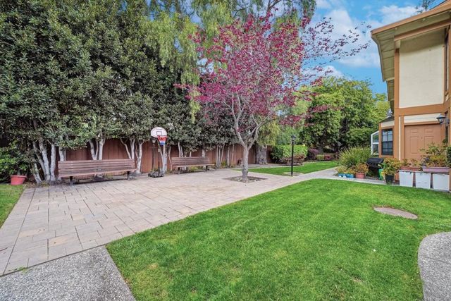 38 Devonshire Avenue 6, Mountain View, CA 94043