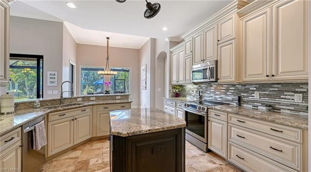 15425 Mulholland RD, Parrish, FL 34219