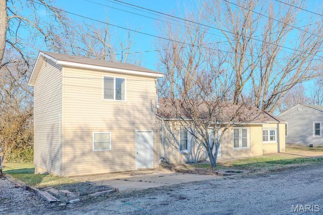 274 Starhawk Street, Bourbon, MO 65441