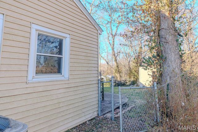 274 Starhawk Street, Bourbon, MO 65441