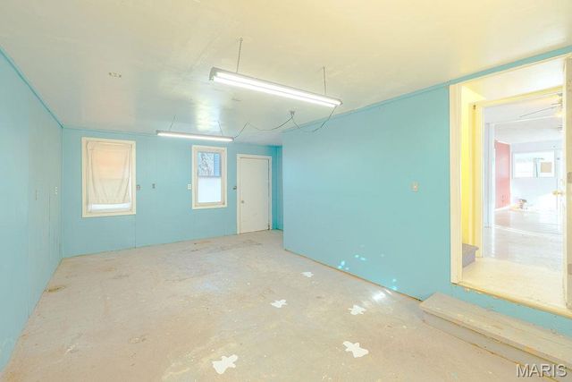 274 Starhawk Street, Bourbon, MO 65441