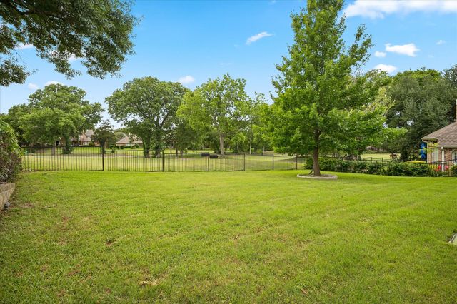 821 Palm Desert Drive, Garland, TX 75044
