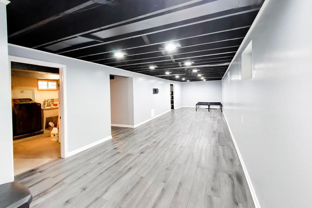 5652 S Parkside Avenue, Chicago, IL 60638