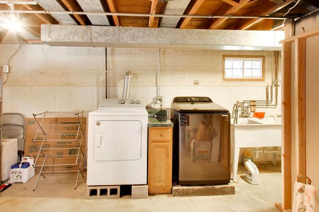 5652 S Parkside Avenue, Chicago, IL 60638