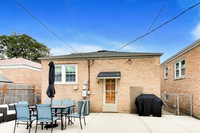 5652 S Parkside Avenue, Chicago, IL 60638