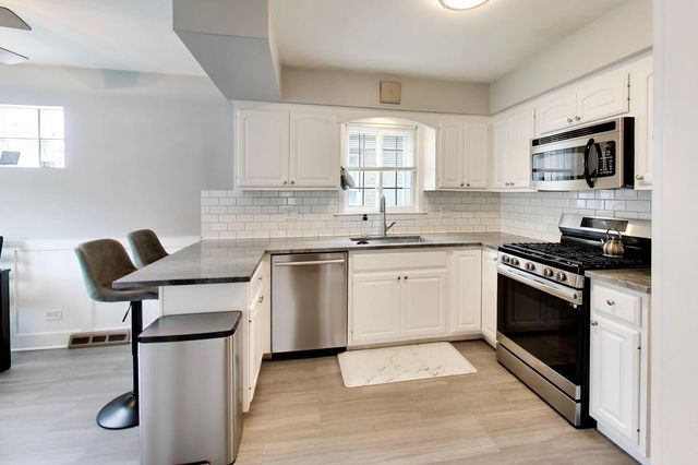 5652 S Parkside Avenue, Chicago, IL 60638