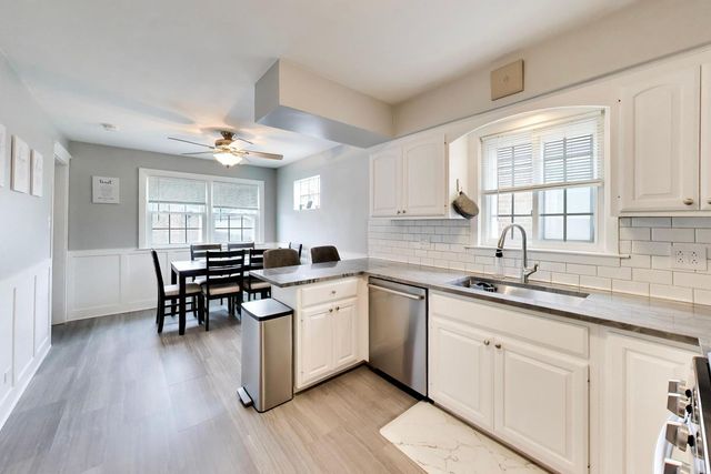 5652 S Parkside Avenue, Chicago, IL 60638