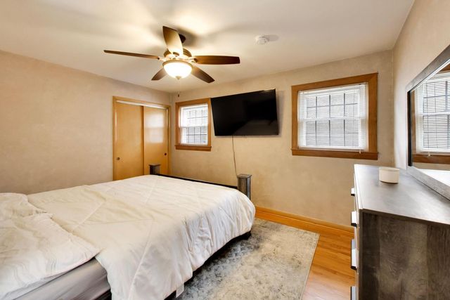 5652 S Parkside Avenue, Chicago, IL 60638