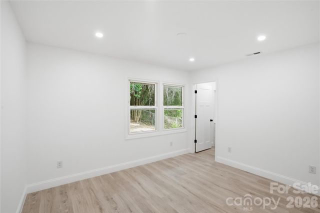 921 Green Circle Drive, Gastonia, NC 28054