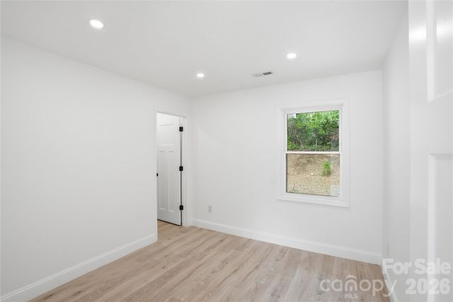 921 Green Circle Drive, Gastonia, NC 28054