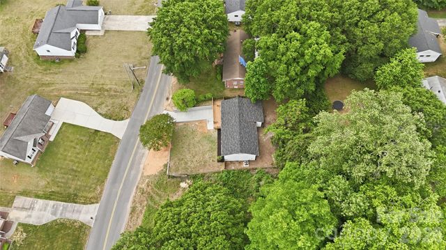 921 Green Circle Drive, Gastonia, NC 28054