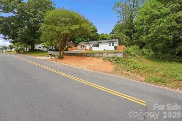 921 Green Circle Drive, Gastonia, NC 28054