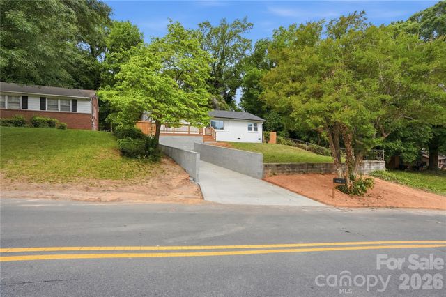 921 Green Circle Drive, Gastonia, NC 28054