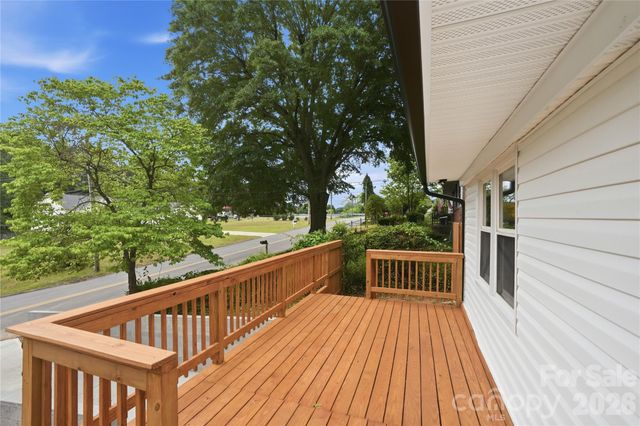 921 Green Circle Drive, Gastonia, NC 28054