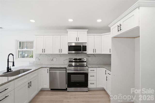921 Green Circle Drive, Gastonia, NC 28054