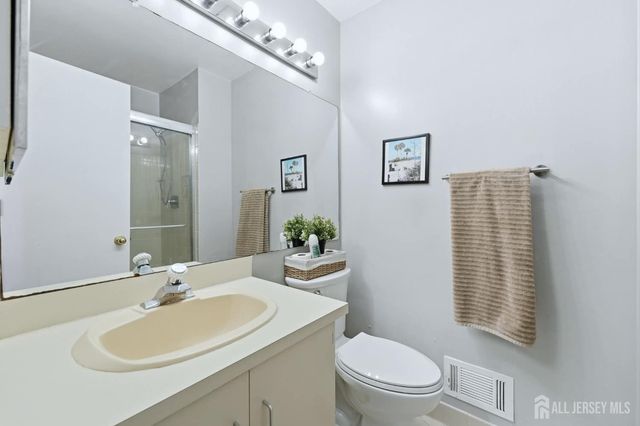 334 McDowell Drive, East Brunswick, NJ 08816