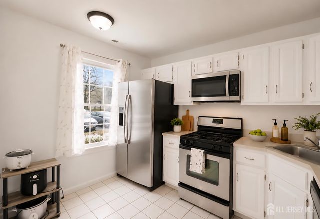 334 McDowell Drive, East Brunswick, NJ 08816