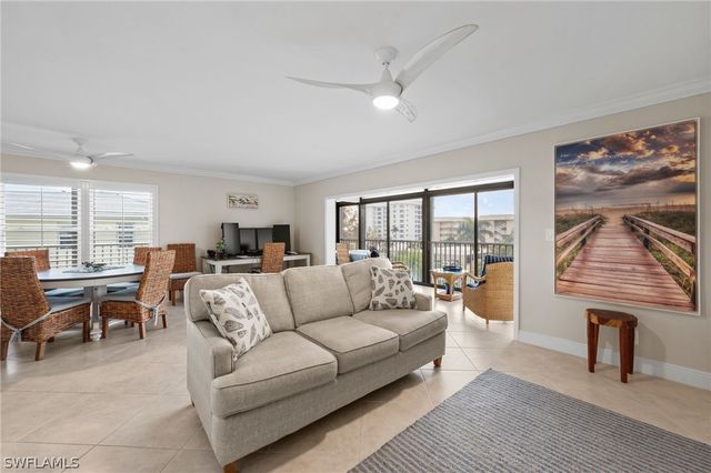 2880 GULF SHORE BLVD N 410, Naples, FL 34103