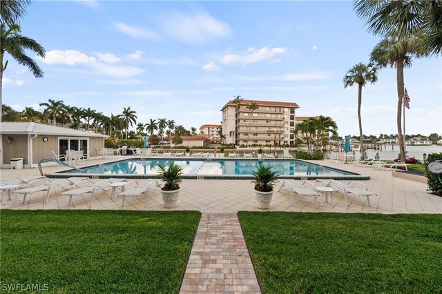 2880 GULF SHORE BLVD N 410, Naples, FL 34103