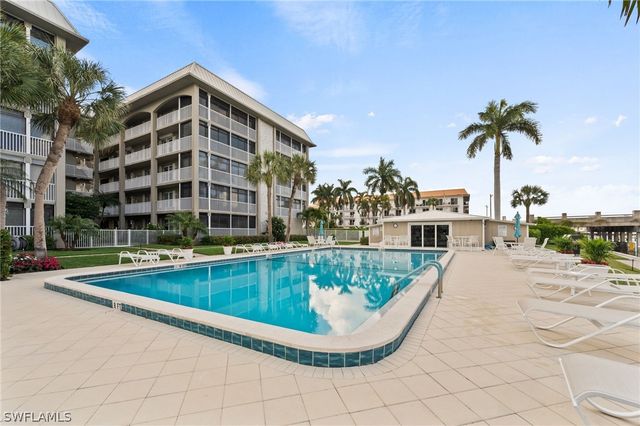 2880 GULF SHORE BLVD N 410, Naples, FL 34103