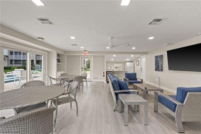 2880 GULF SHORE BLVD N 410, Naples, FL 34103