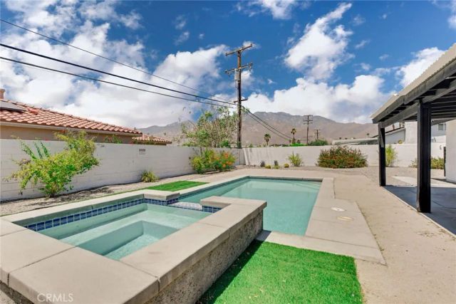 3015 E San Juan, Palm Springs, CA 92262