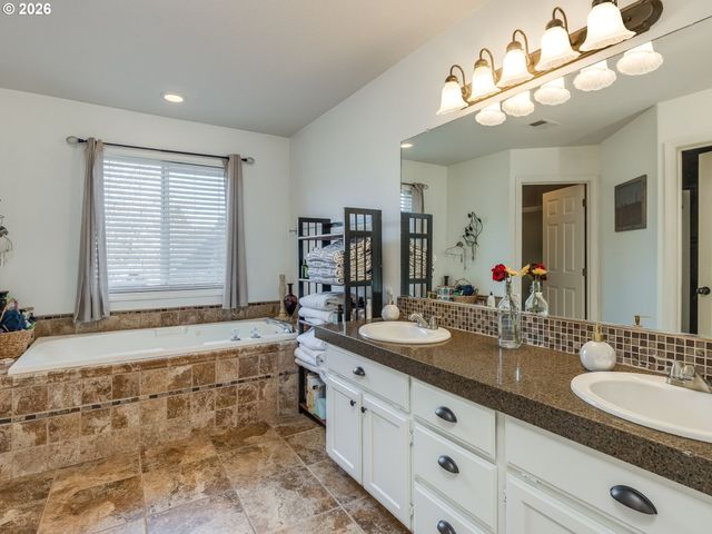 16355 Sw GEARIN Ct, Tigard, OR 97223