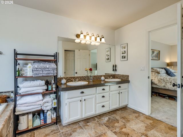 16355 Sw GEARIN Ct, Tigard, OR 97223