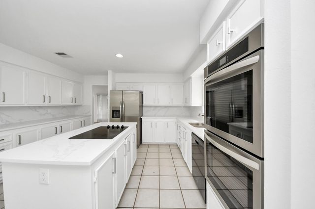 11415 Ella Lee Lane, Houston, TX 77077