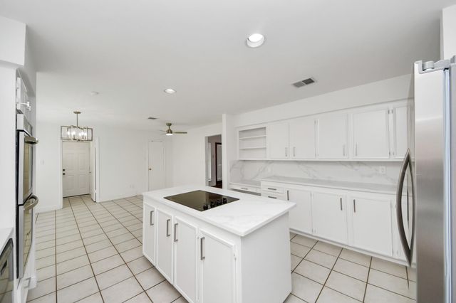 11415 Ella Lee Lane, Houston, TX 77077