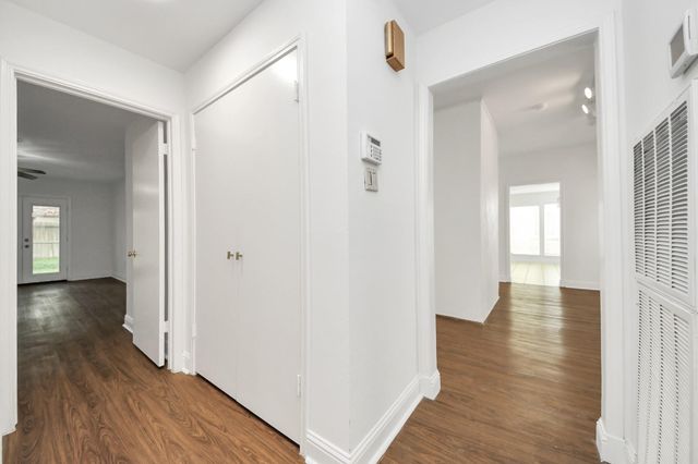 11415 Ella Lee Lane, Houston, TX 77077