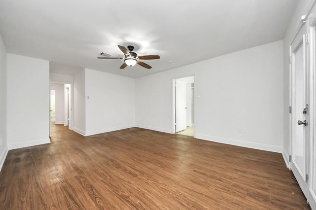 11415 Ella Lee Lane, Houston, TX 77077