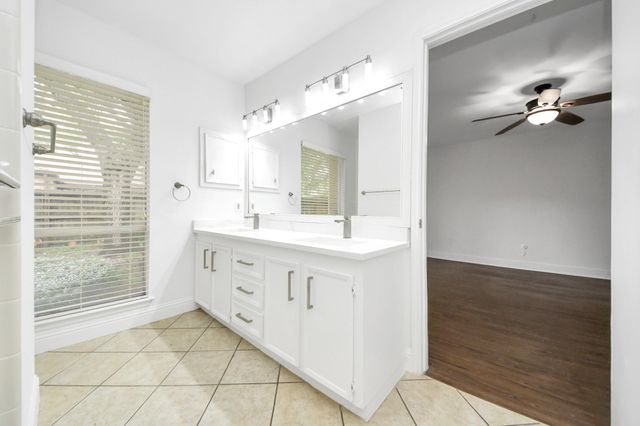 11415 Ella Lee Lane, Houston, TX 77077