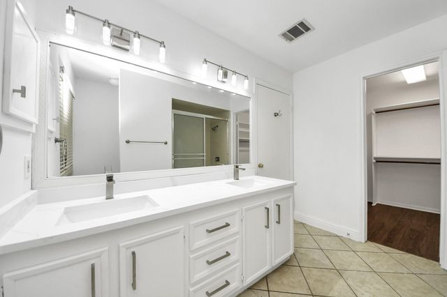 11415 Ella Lee Lane, Houston, TX 77077