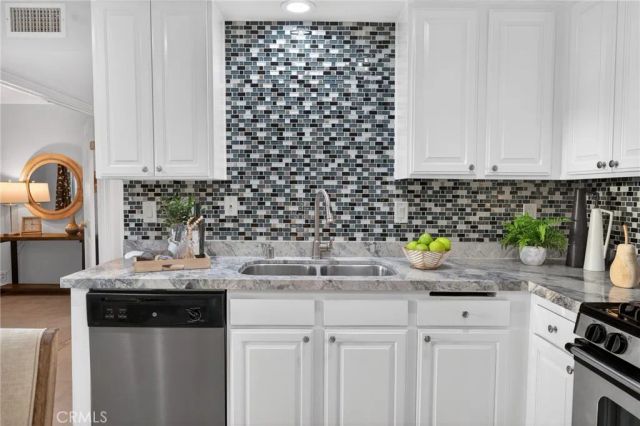 10852 Caravelle, San Diego, CA 92124