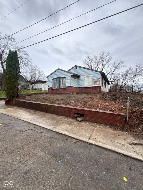 1528 W 20th Street, Anderson, IN 46016