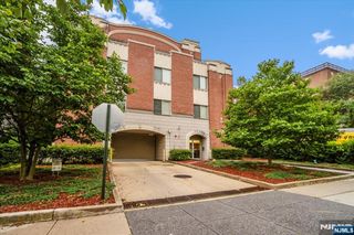 25 Duncan Avenue 210, Jersey City, NJ 07304