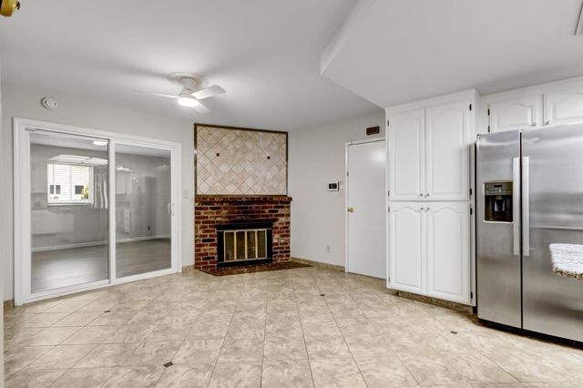 9049 Rosewood Dr, Sacramento, CA 95826