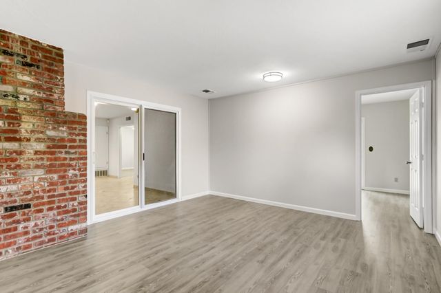 9049 Rosewood Dr, Sacramento, CA 95826