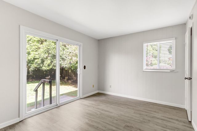 9049 Rosewood Dr, Sacramento, CA 95826