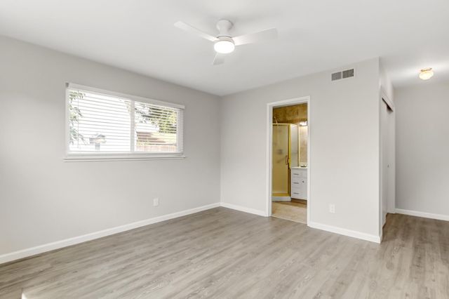 9049 Rosewood Dr, Sacramento, CA 95826